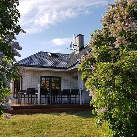 Sinilille 7 * Kuressaare